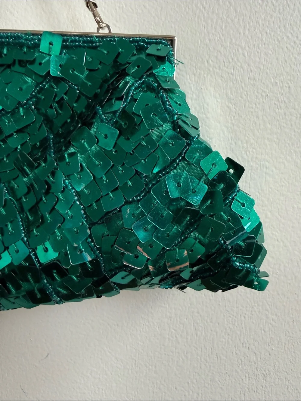 Apt. 9 Teal Sequin Clutch, Silver Kiss-Lock Frame, Chain Strap
